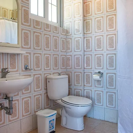 מלון דירות Faros Livadia (Tilos)