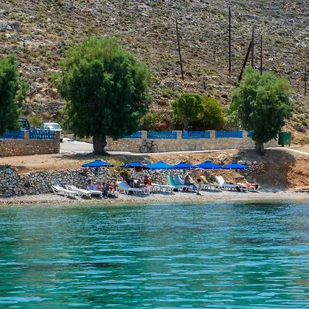 Faros מלון דירות 4*