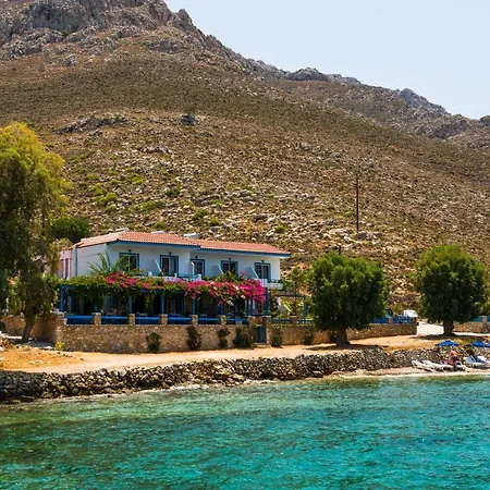 Faros מלון דירות 4*